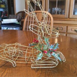 Gold Wire Sitting Christmas Winter Holiday Reindeer